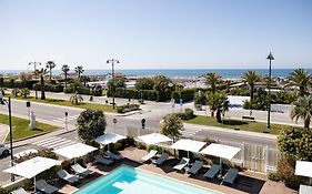 Grand Hotel